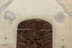 02.-Stopy-po-ubourane-predsini-stareho-kostela-scaled
