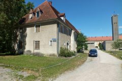 03.-Stary-kostel-v-Munichholzu-vpravo-zvonice-noveho-kostela-scaled