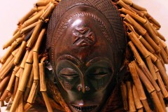 Náboženská maska středoafrických a jihoafrických Chokwů (foto: Sailko, Wikimedia Commons, Creative Commons Attribution 3.0 Unported license).