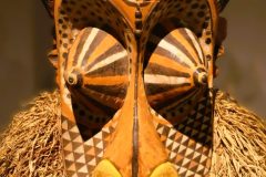 Maska konžských Kubů (foto: Sailko, Wikimedia Commons, Creative Commons Attribution 3.0 Unported license).