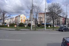 Vejce-u-ruskeho-pamatniku-2-scaled