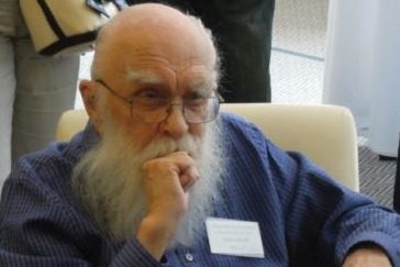 James Randi v Praze na snídani skeptiků