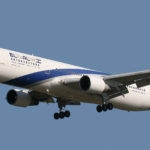 Izraelské aerolinie nebudou přesazovat ženy kvůli ultraortodoxním mužům; ti se bouří