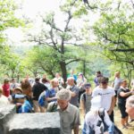 Setkání u pomníku na Kněží hoře u Karlštejna se zúčastnila necelá stovka členů a příznivců CJKSPD.