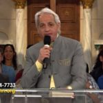 Benny Hinn překvapil kritickou reflexí svého kazatelského působení