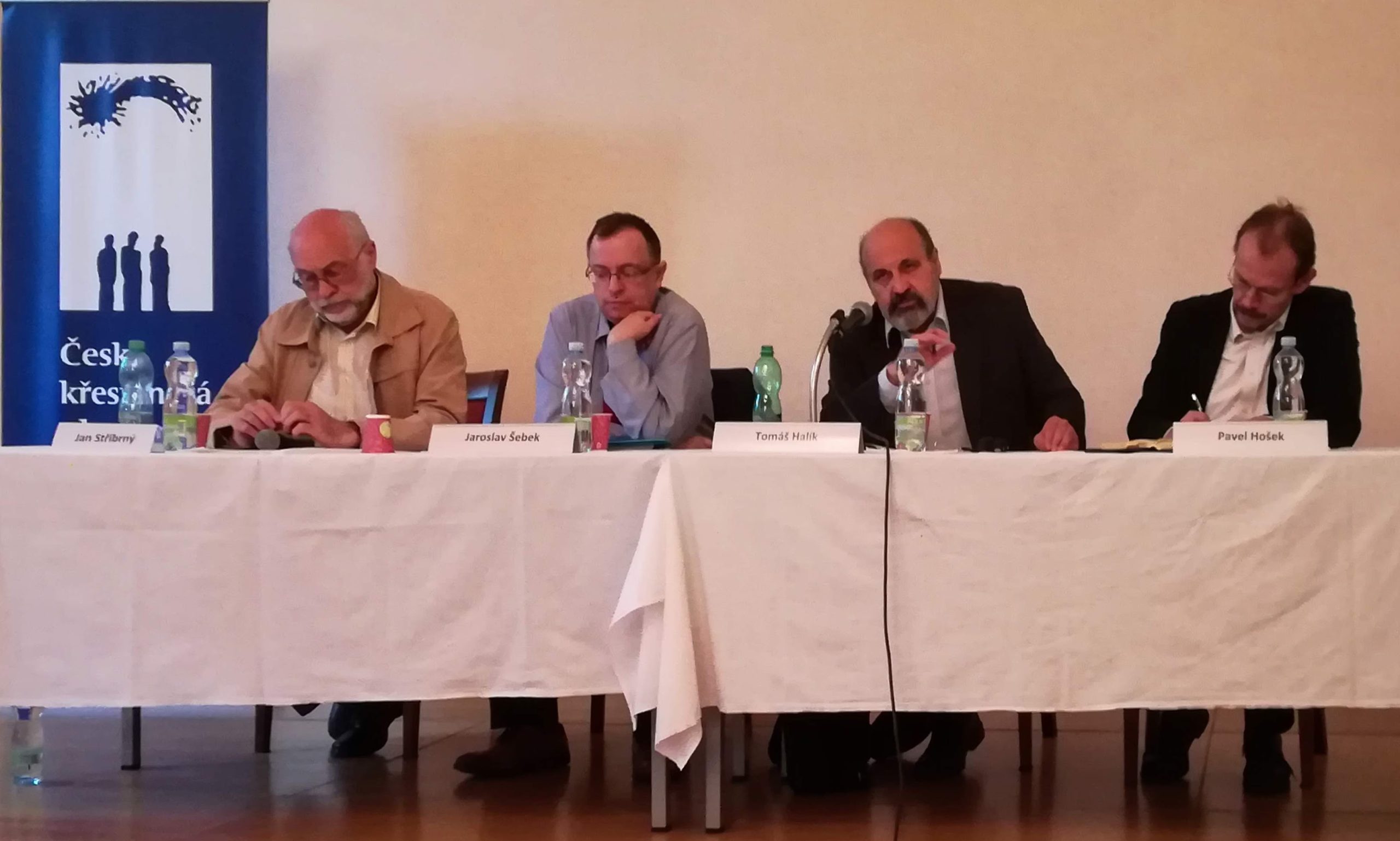 Česká křesťanská akademie uspořádala panelovou diskusi o pandemii