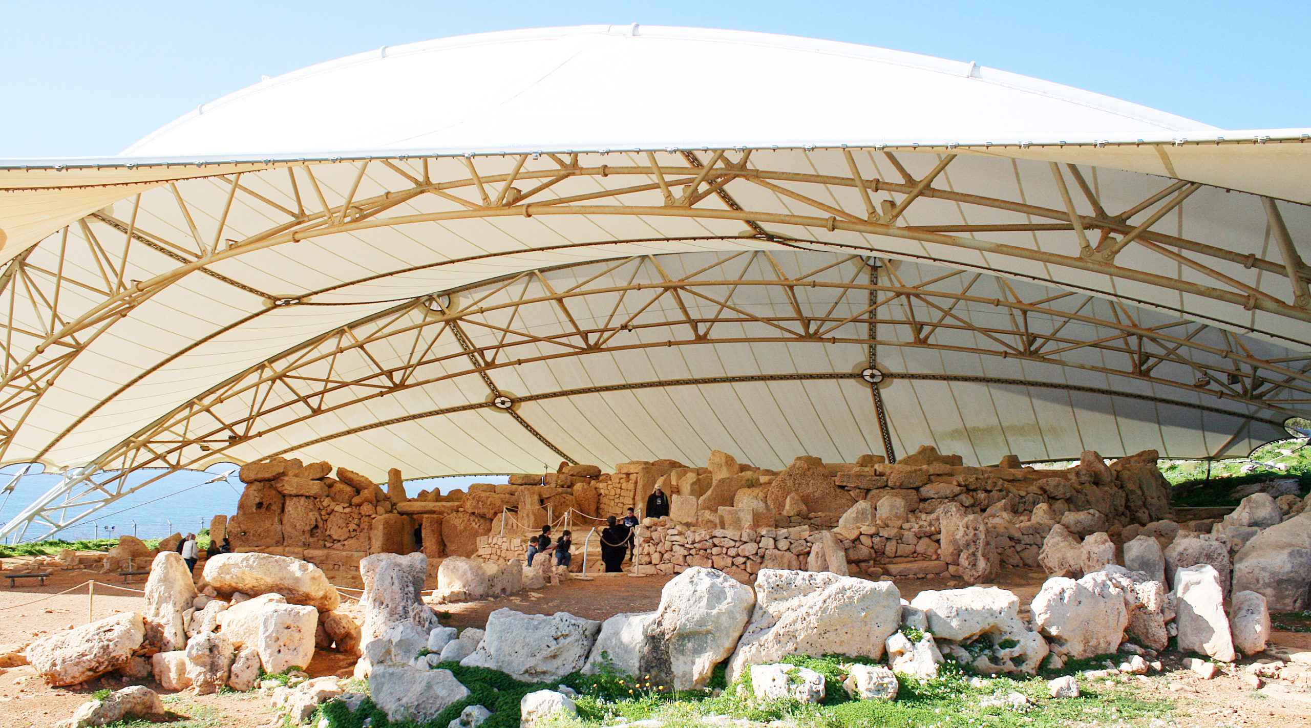 Hagar Qim – nejstarší dochovaný náboženský chrám světa Hagar Qim – nejstarší dochovaný náboženský chrám světa