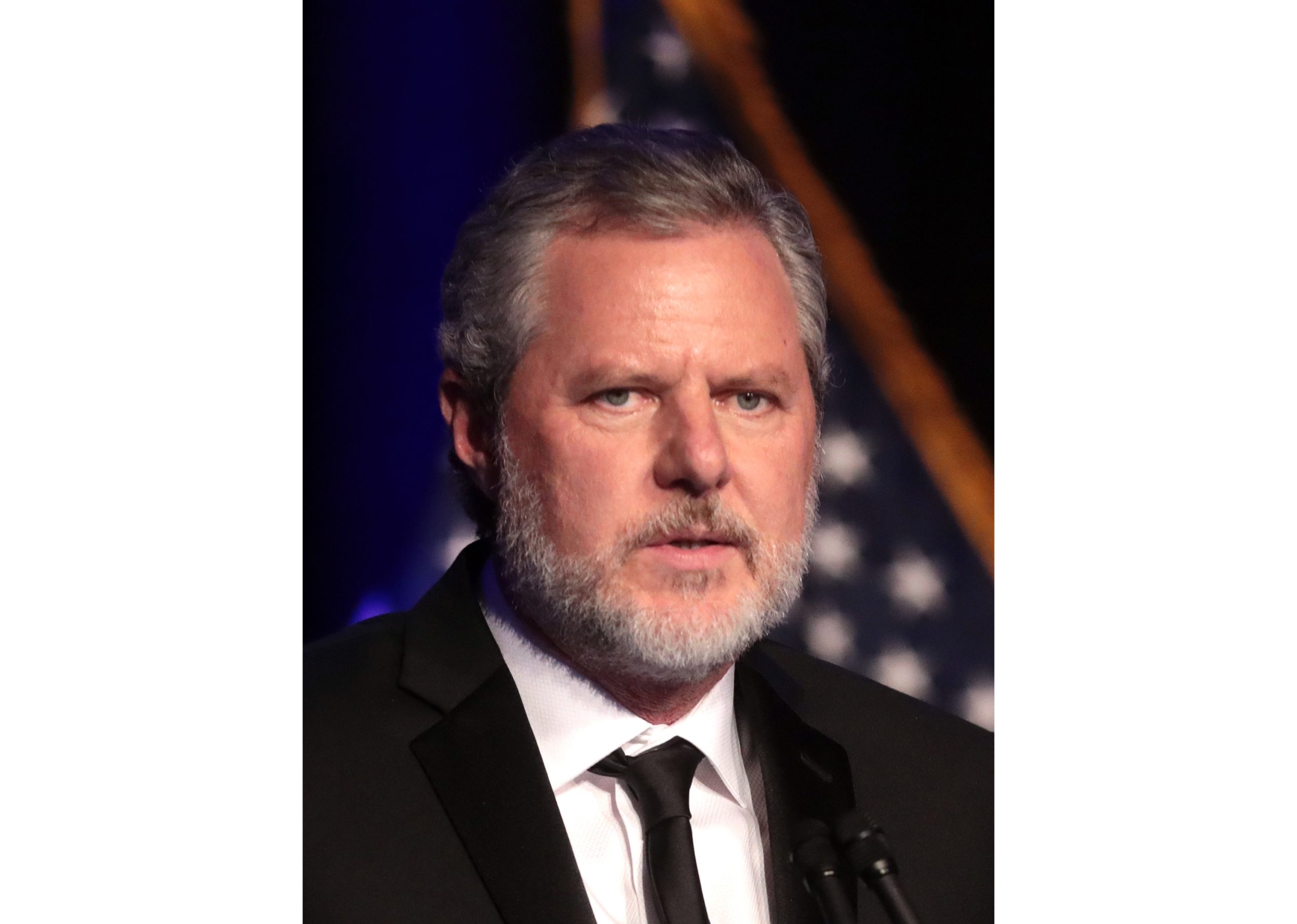 Jerry Falwell jr. rezignoval kvůli skandálům Jerry Falwell jr. rezignoval kvůli skandálům