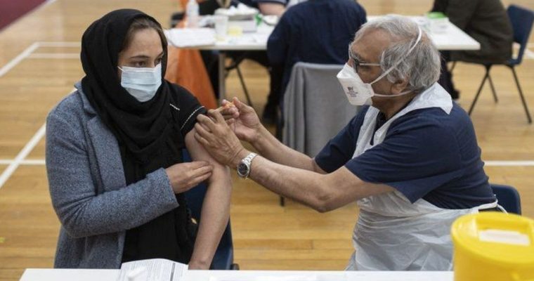 Ramadán v časech covidu: očkování není porušením půstu