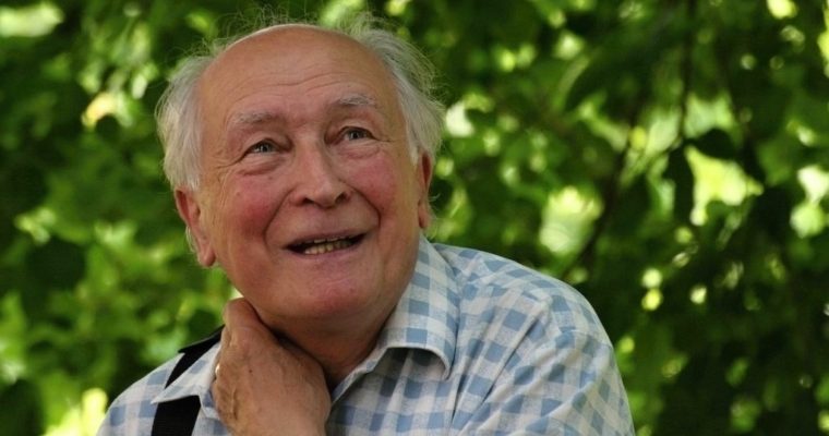 Karlu Flossovi je pětadevadesát