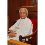 Kazatel džinismu na Západě Čitrabhanu by oslavil sté narozeniny