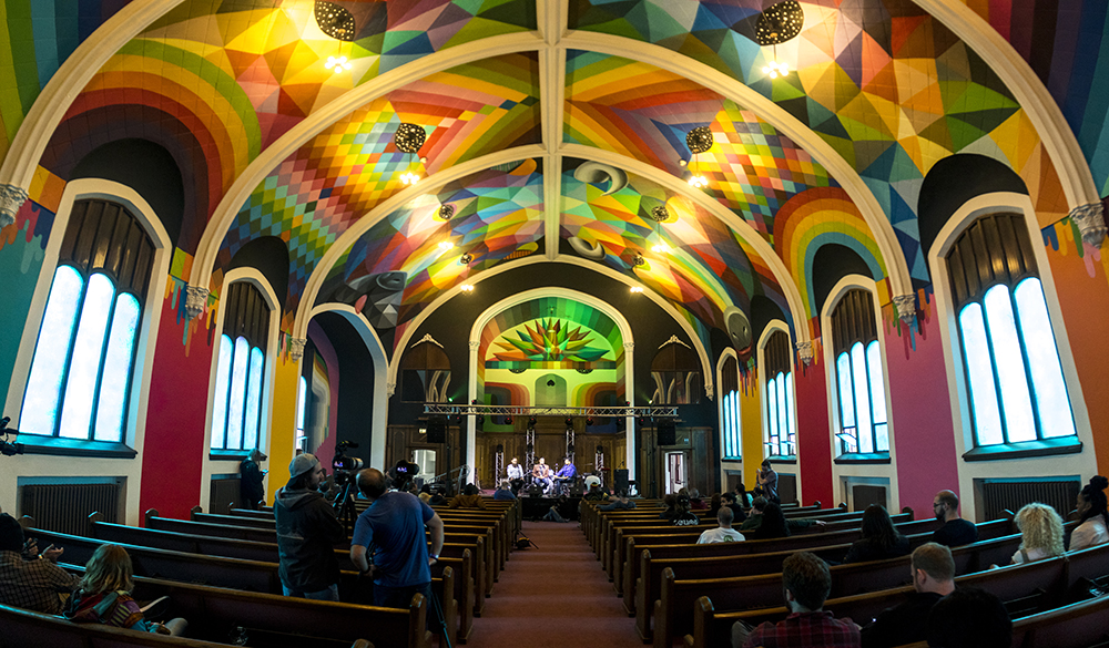 Ateistické kostely a posvátné konopí: Američané nacházejí nové duchovní cesty