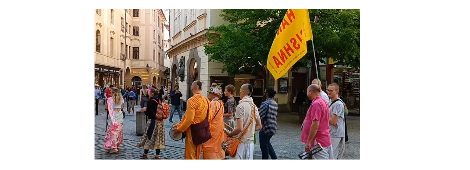 Náboženství na cestách: Náboženství cestují také k nám. Náboženství na cestách: Náboženství cestují také k nám.