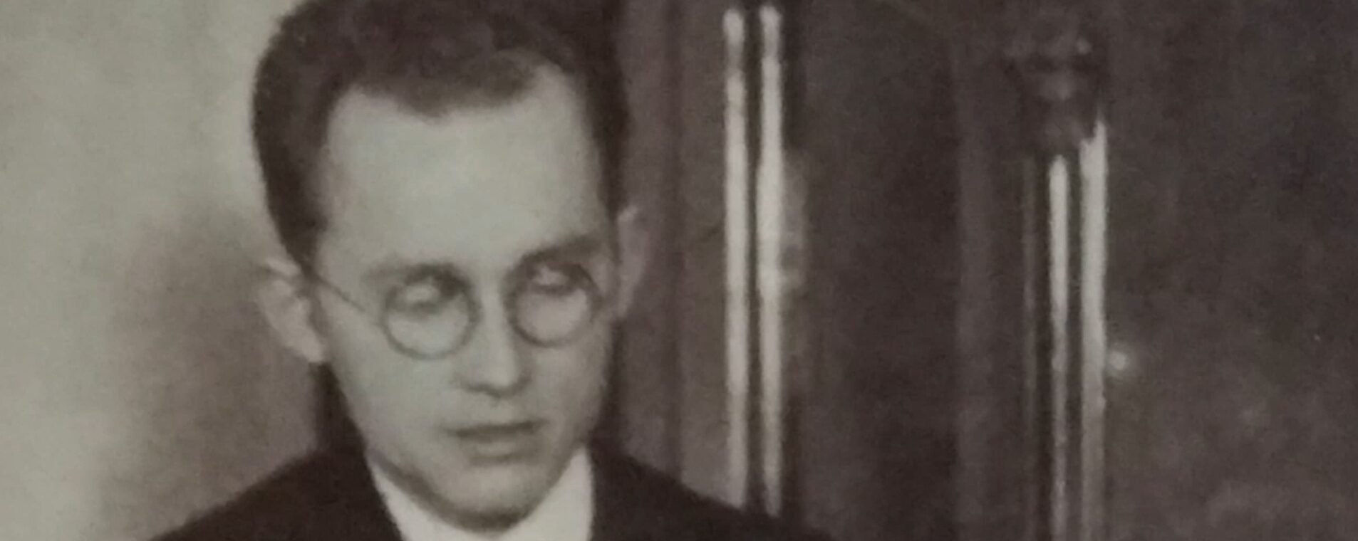 Vuk Echtner: pohnutý životní příběh prvního českého bahá’í věřícího, významného esperantisty, překladatele, pedagoga a vězně svědomí Vuk Echtner: pohnutý životní příběh prvního českého bahá’í věřícího, významného esperantisty, překladatele, pedagoga a vězně svědomí