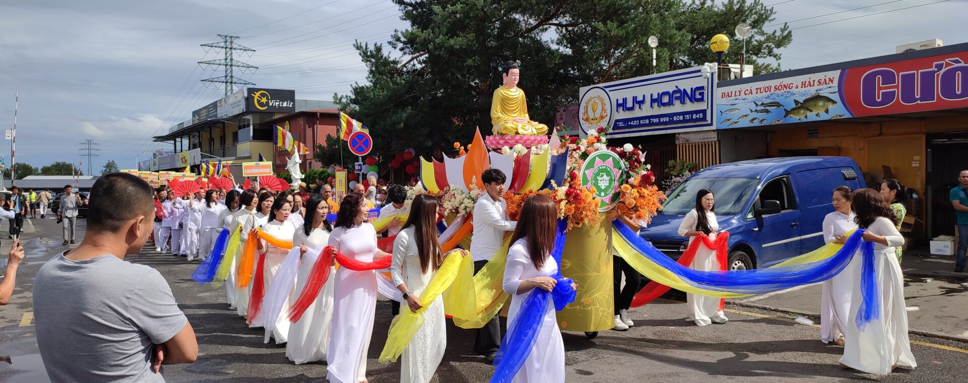 Vietnamští buddhisté slavili v Sapě svátek Vu Lan Vietnamští buddhisté slavili v Sapě svátek Vu Lan