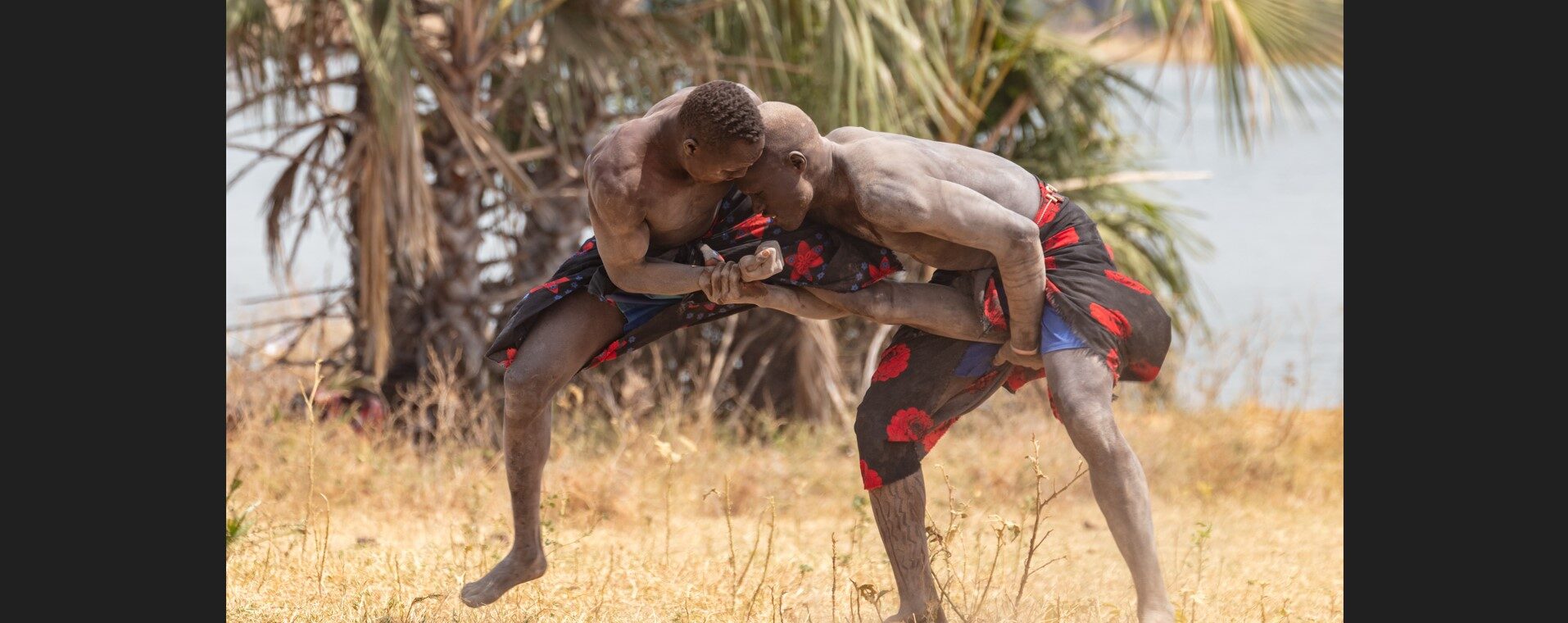 Náboženství jihosúdánských Otuhů. Bůh Ajok, kult předků a vzkříšení
