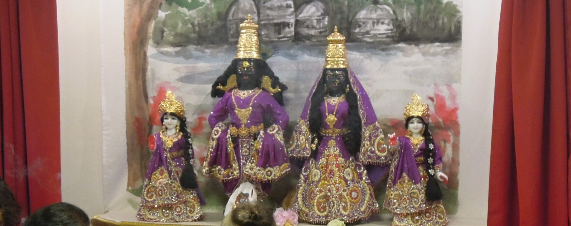 Společenství Bhakti Márga přivítalo ve svém chrámě svámího Višvánandu