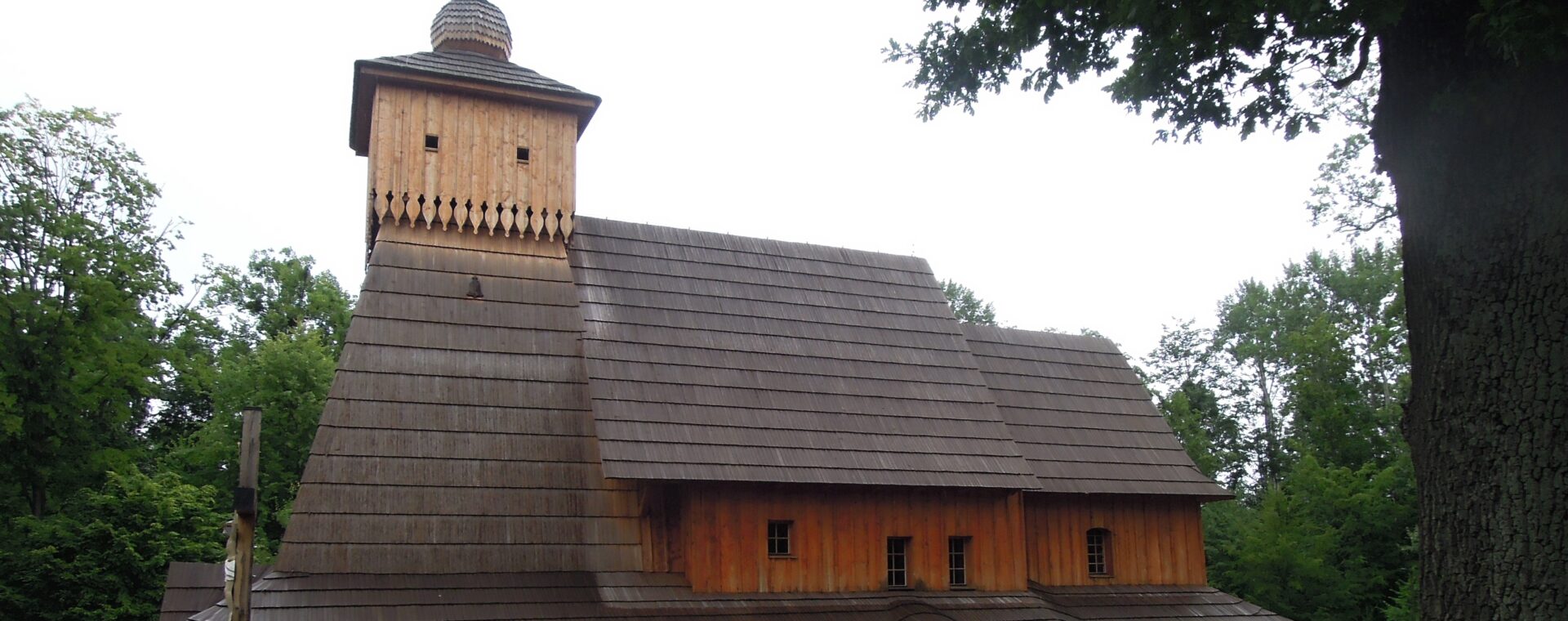 Náboženství na cestách: kostely staré i nové v Gutech Náboženství na cestách: kostely staré i nové v Gutech