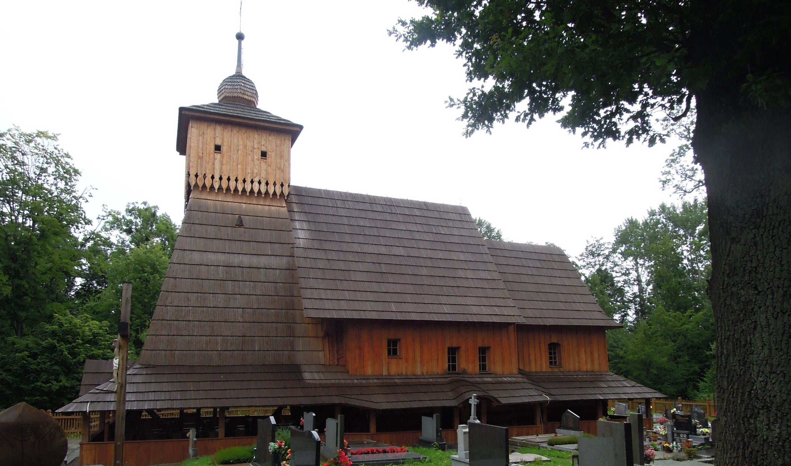 Náboženství na cestách: kostely staré i nové v Gutech Náboženství na cestách: kostely staré i nové v Gutech