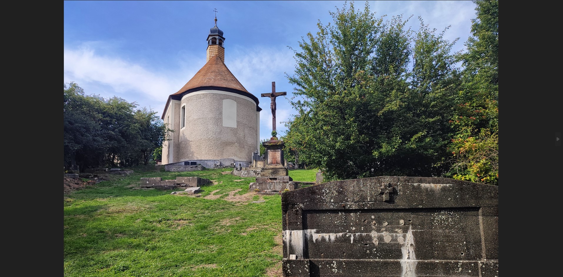 Náboženství na cestách: kaple sv. Wolfganga pod Komáří vížkou