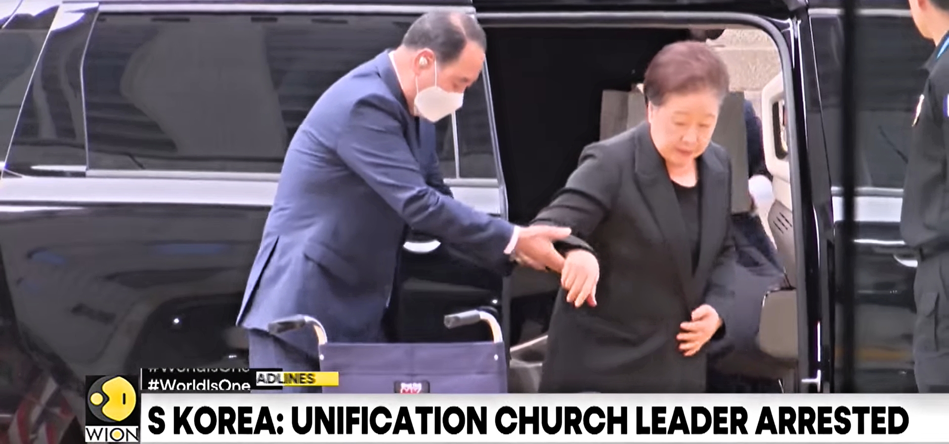 Hak-ča Han Munová, představitelka Munova nového náboženského hnutí, ve vazbě v Jižní Koreji Hak-ča Han Munová, představitelka Munova nového náboženského hnutí, ve vazbě v Jižní Koreji