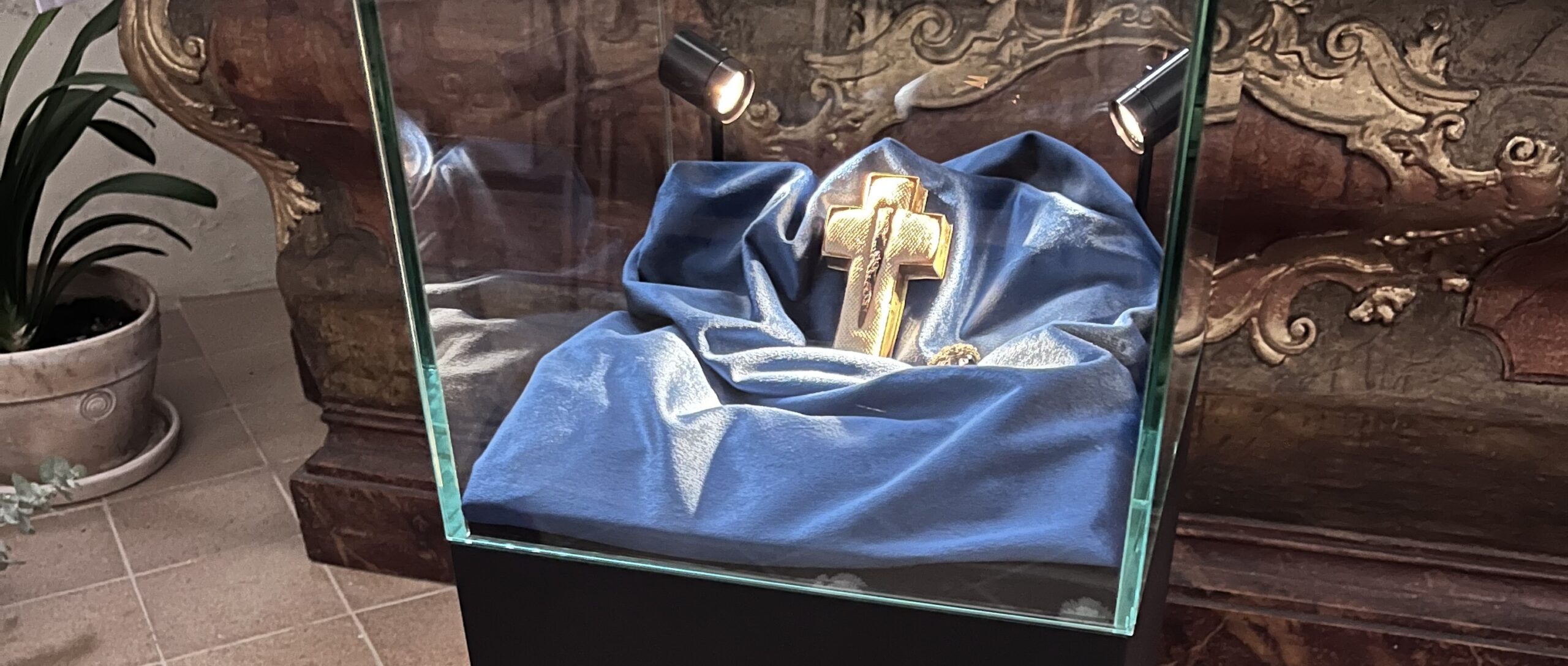 Výstava hřebu z Kristova kříže z milevském klášteře