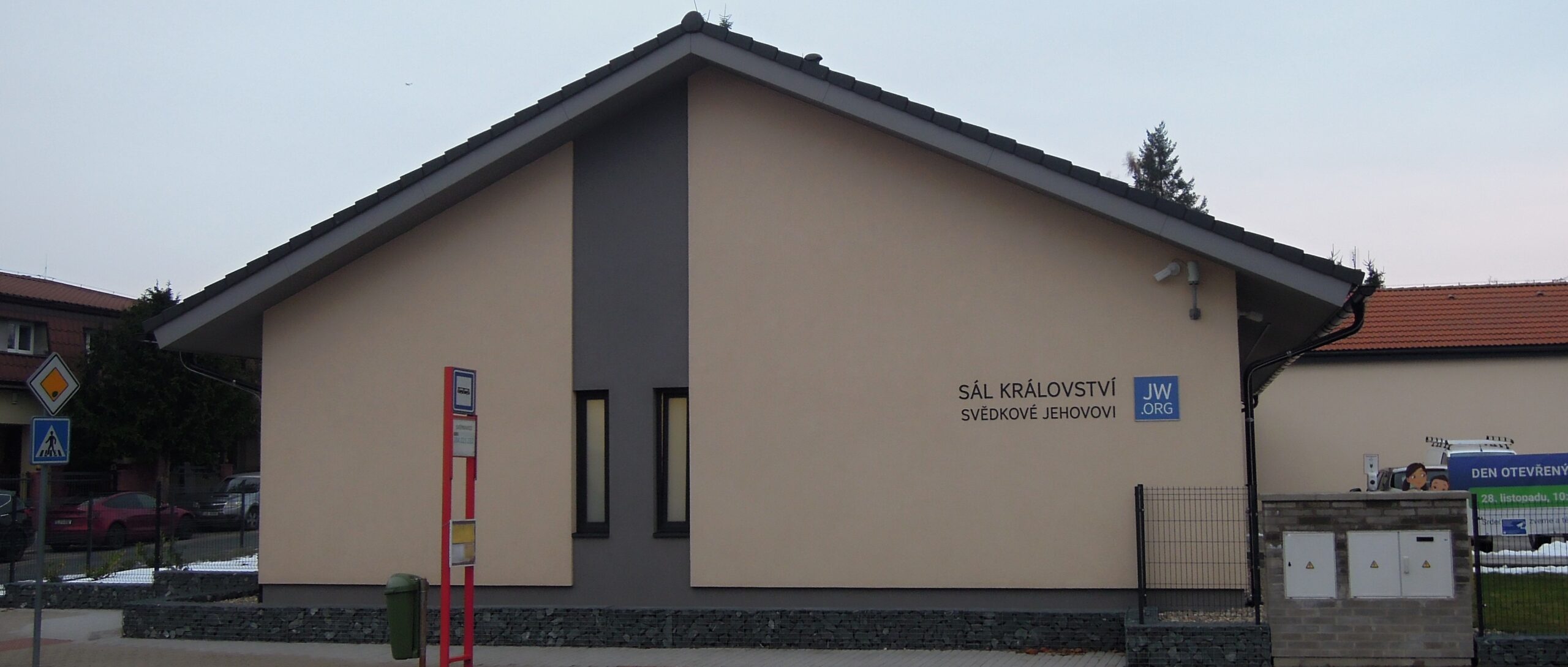 V Praze – Svépravicích byl otevřen nový sál Království