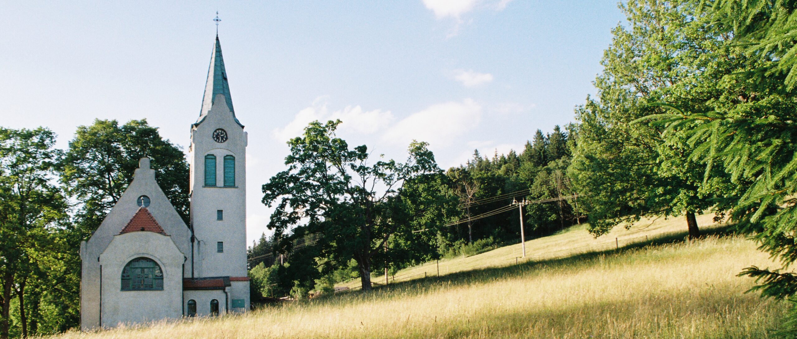Bezčasí evangelického kostela ve Strážném