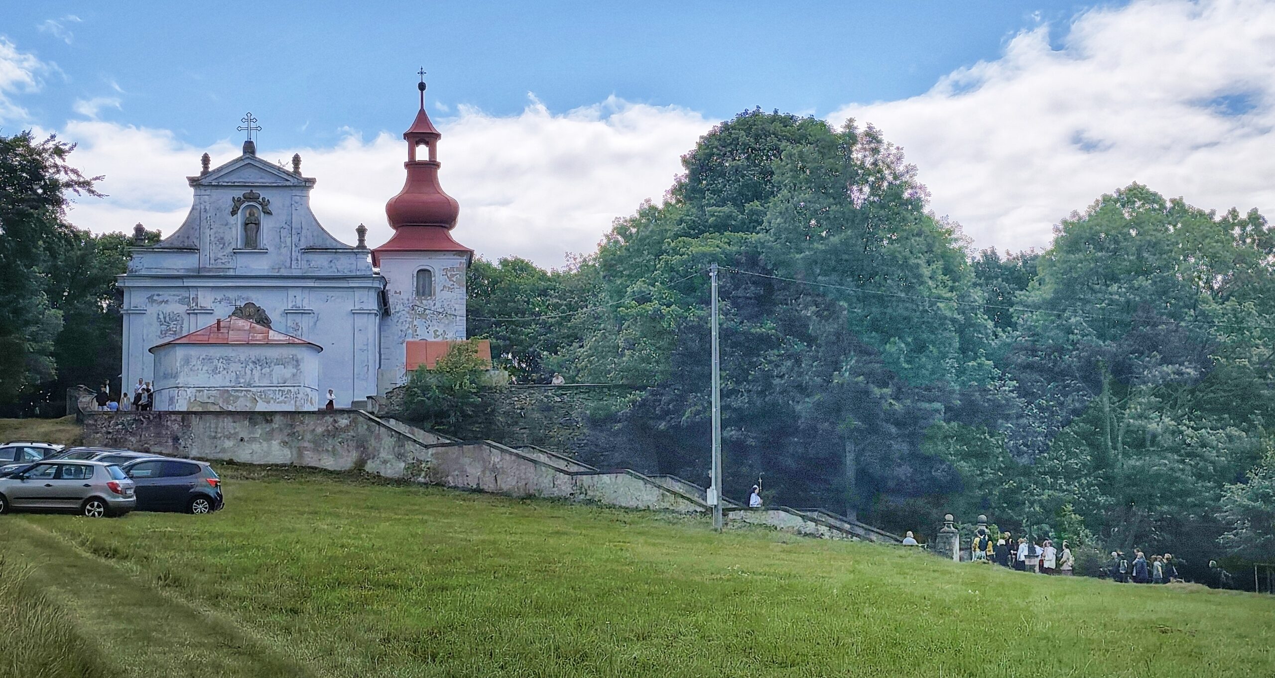 Náboženství na cestách: Květnov je zapomenutá perla krušnohorských poutí Náboženství na cestách: Květnov je zapomenutá perla krušnohorských poutí